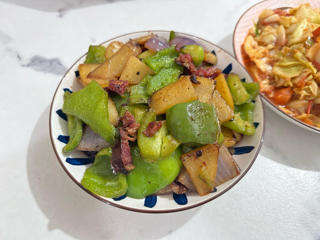 青椒土豆炒腊肉