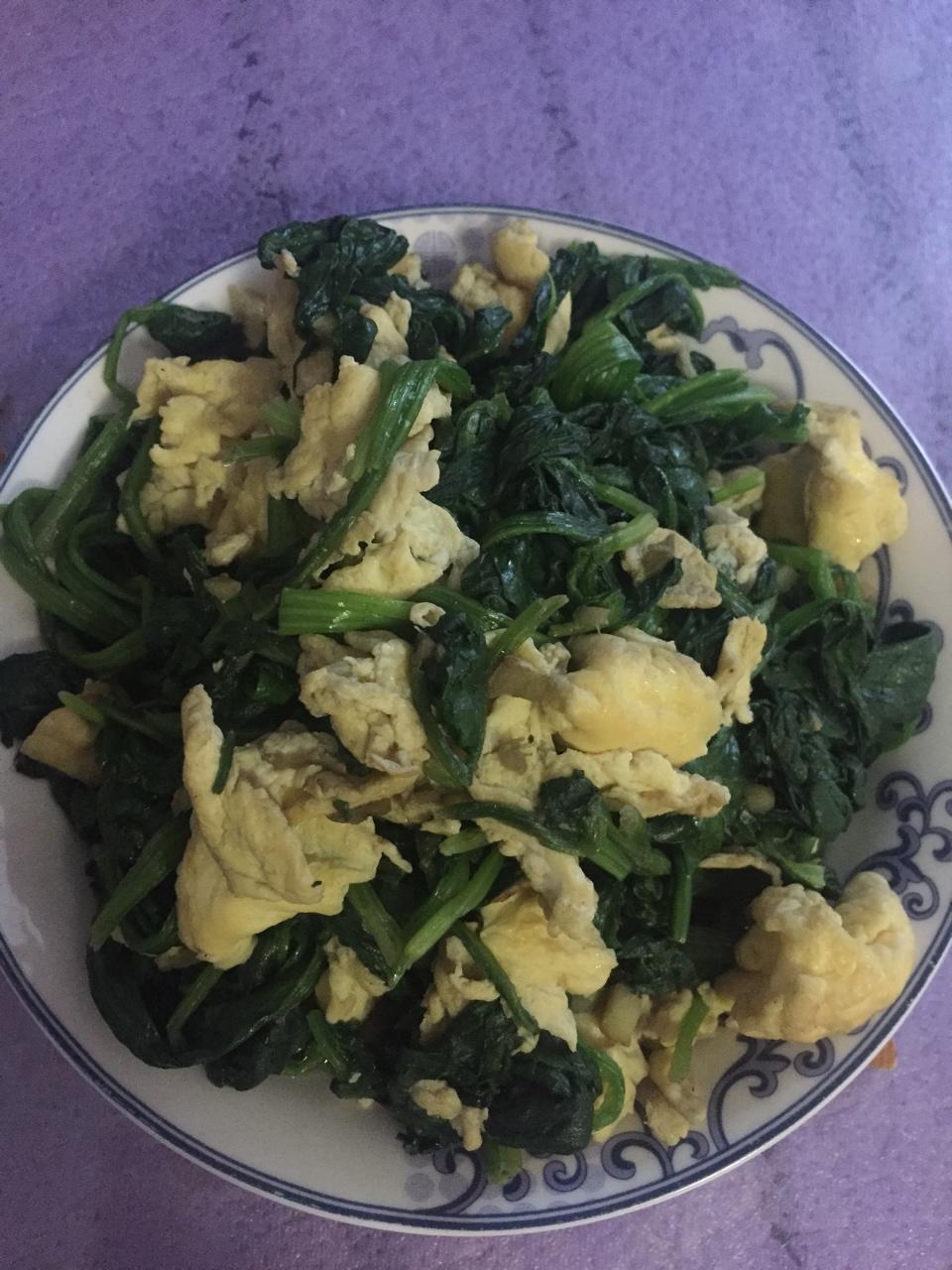 菠菜炒鸡蛋