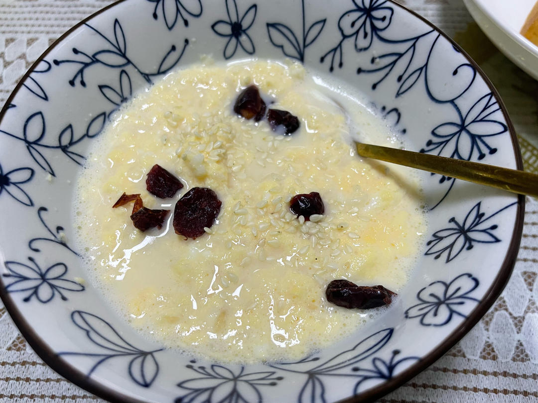 牛奶鸡蛋醪糟（酒酿甜品，不加小苏打的版本）
