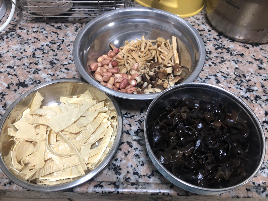 打卤面的卤（素）