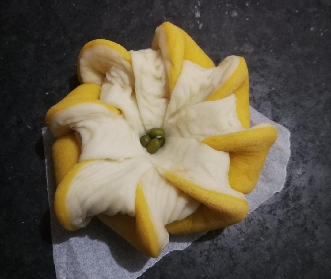 南瓜双色馒头*花儿馒头80