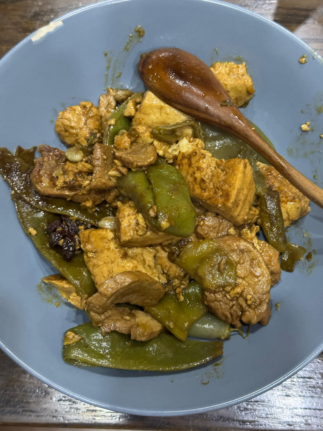 无需放肉一样香疯了的油豆角炖豆腐