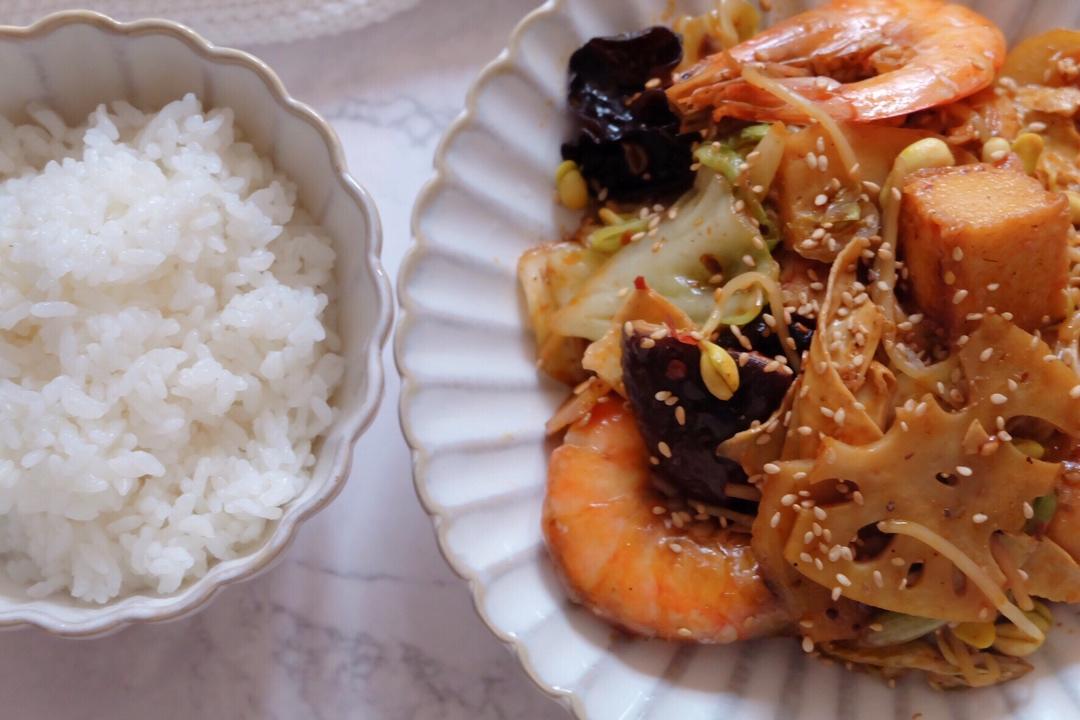 新手0失败的麻辣香锅教程！馋哭了而且超简单！