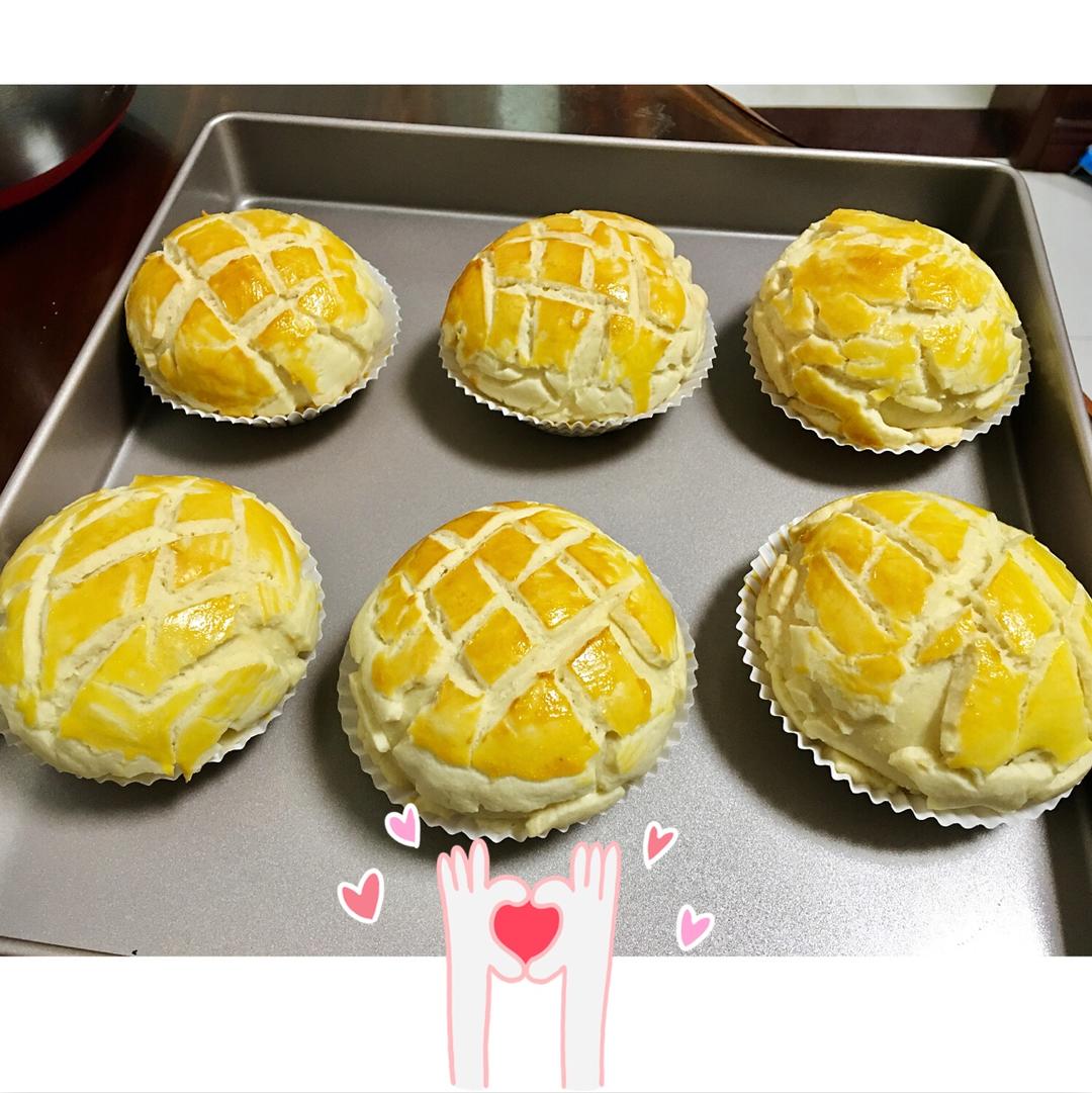好吃到炸裂的港式菠萝包（附带制作酥皮的小视频）
