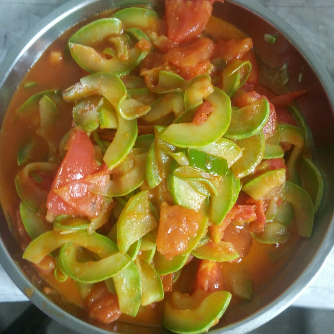 西红柿炒西葫芦