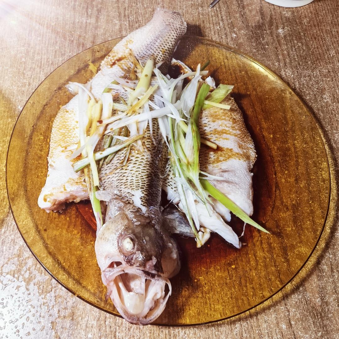 10分钟做 清蒸鲈鱼 （附切鱼图解）