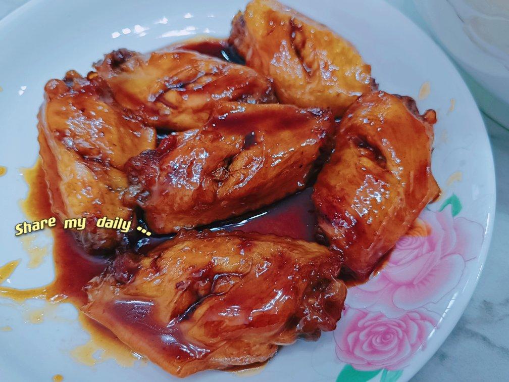 厨师长教你：“可乐鸡翅”的家常做法，味道鲜嫩可口，先收藏起来