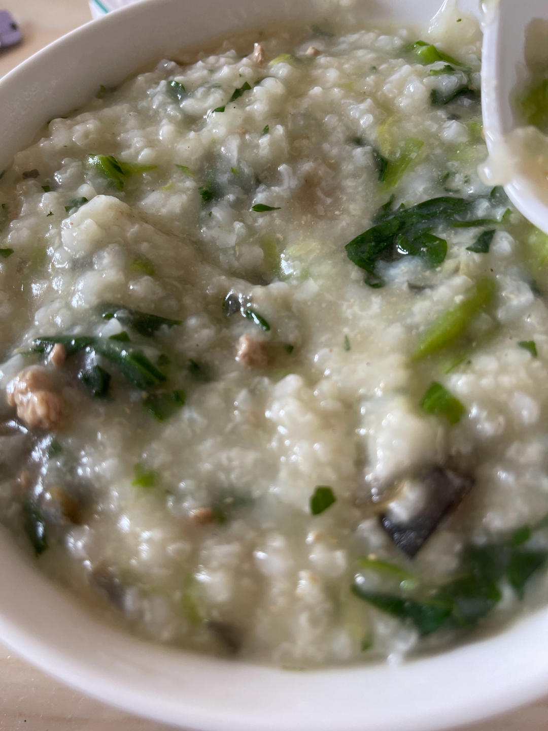妈妈👩教我做的皮蛋瘦肉粥🥣简单快捷美味😋