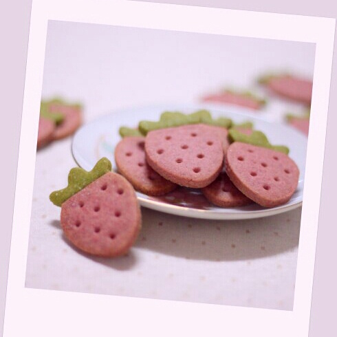 为孩子烘焙
        各式的饼干，蛋糕，面包排队站好。