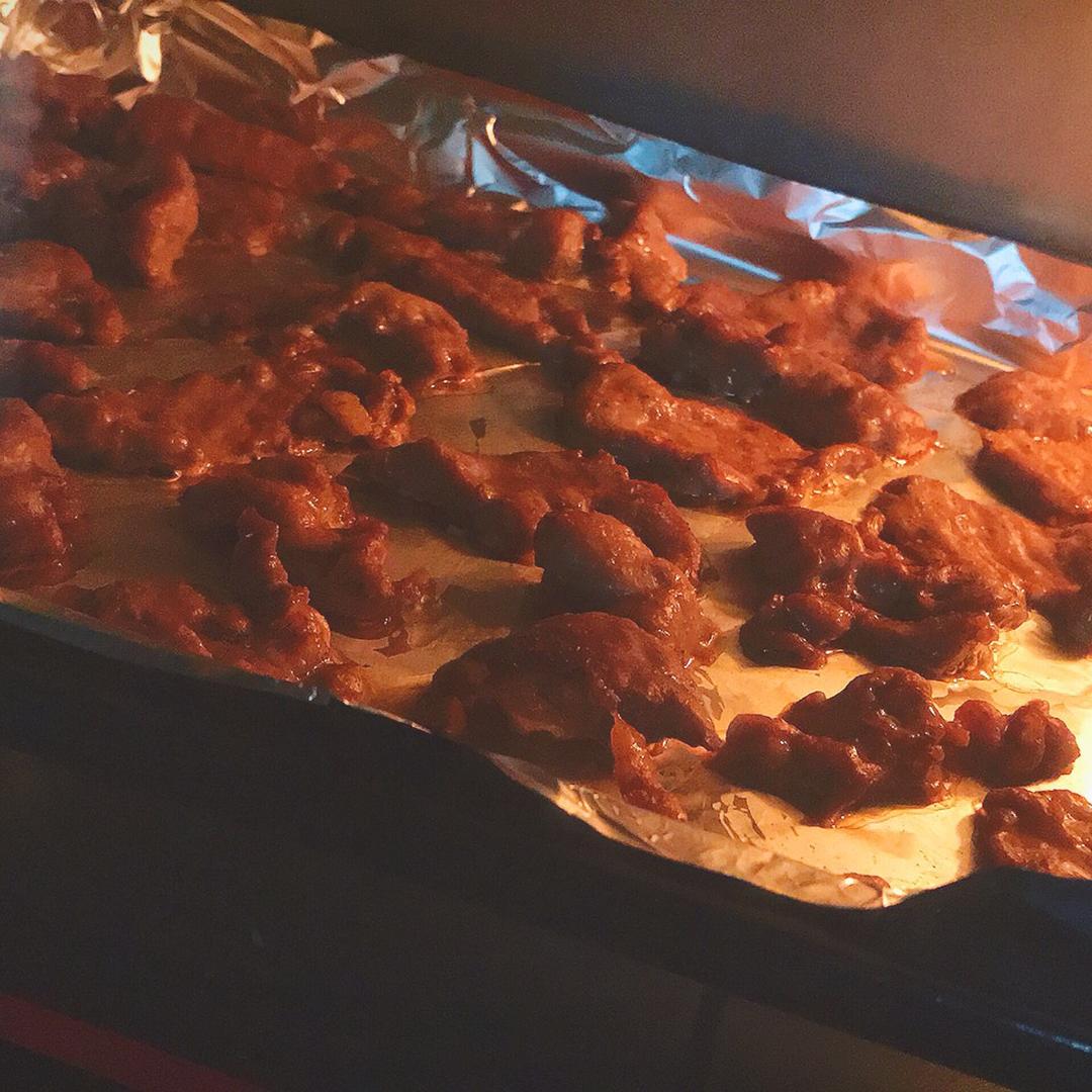 大小人的零食～猪肉干