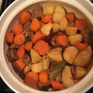 红烧牛肉炖胡萝卜土豆的做法 步骤13