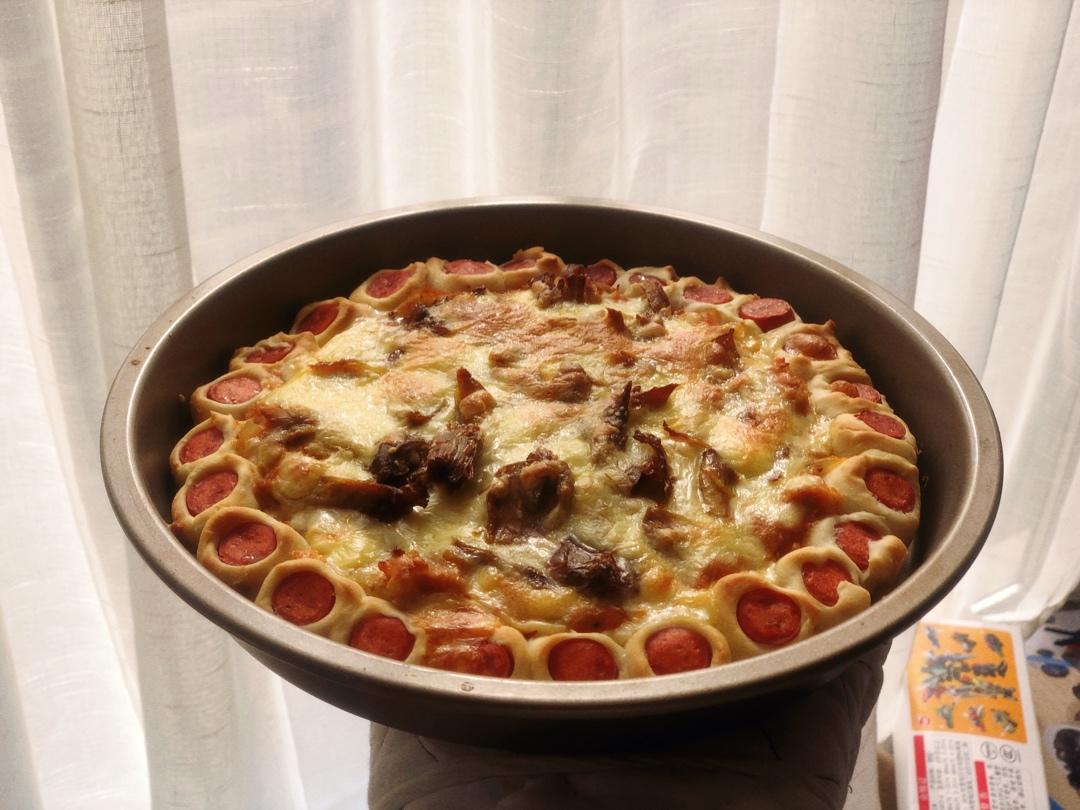 萨米肠蘑菇花边披萨