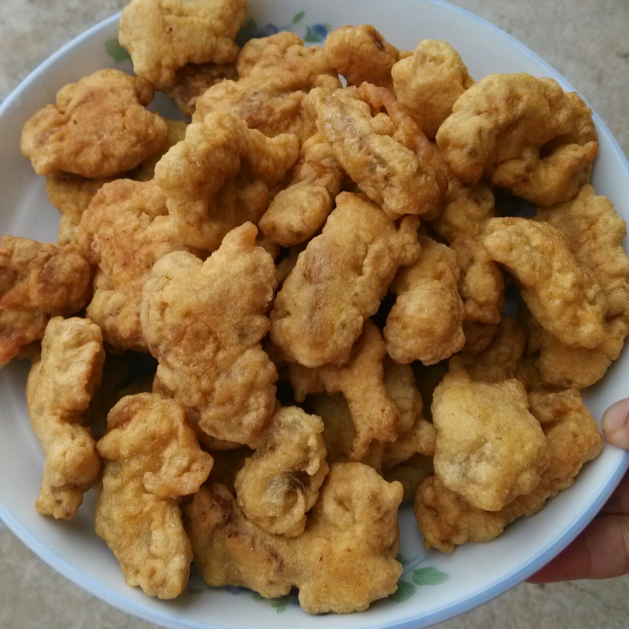 小妮子在厨房各种瞎折腾