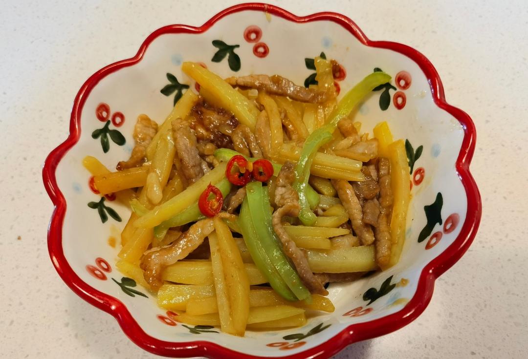 青椒土豆炒肉丝