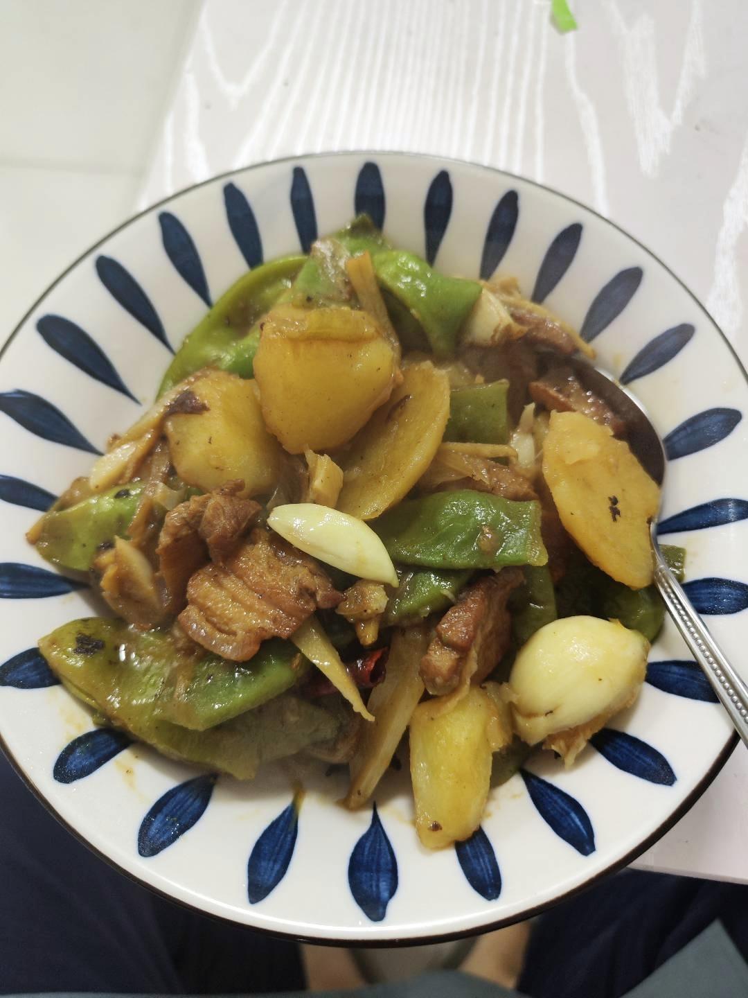 家常土豆炖豆角