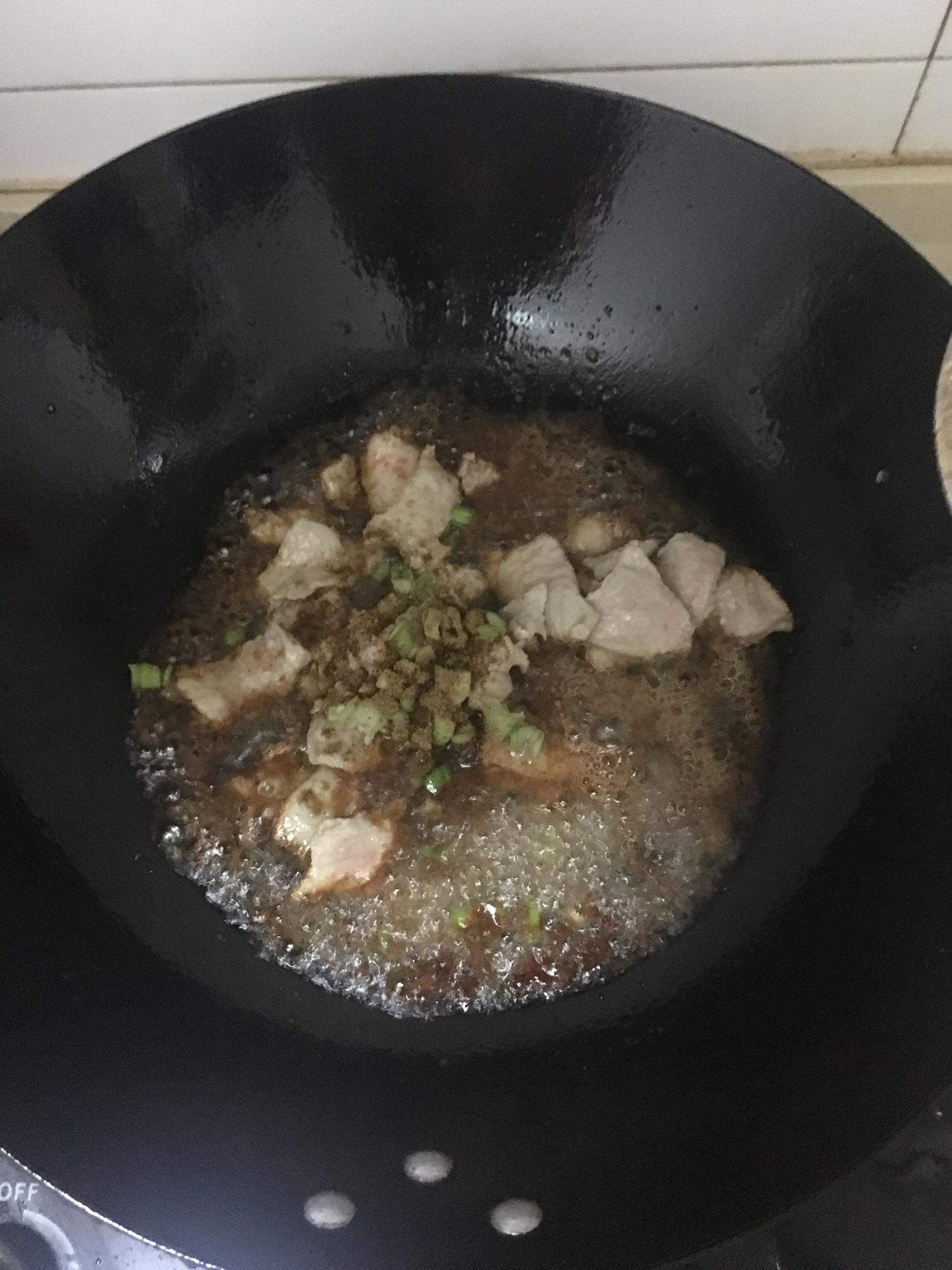 肉炒鲜蘑的做法 步骤4