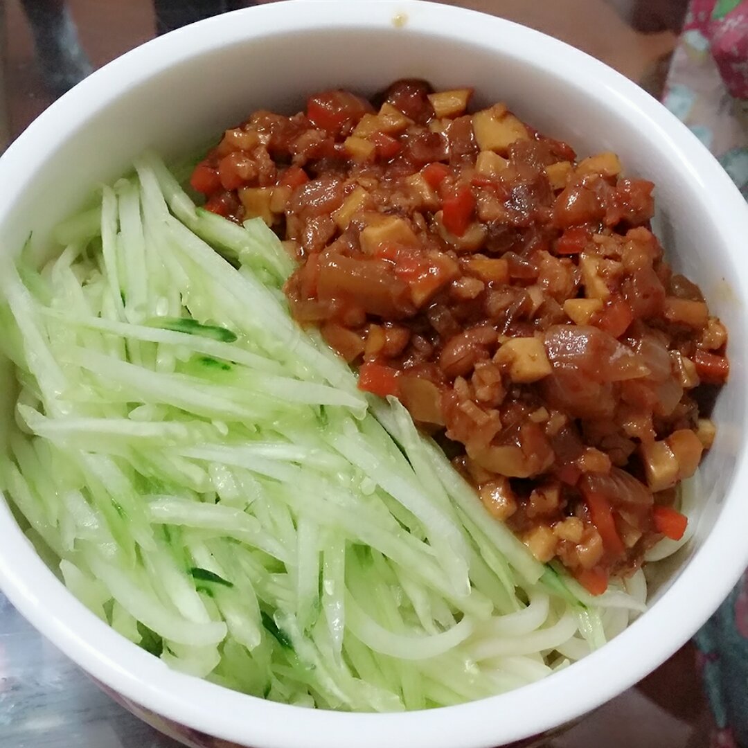 家庭简单杂酱面拌面