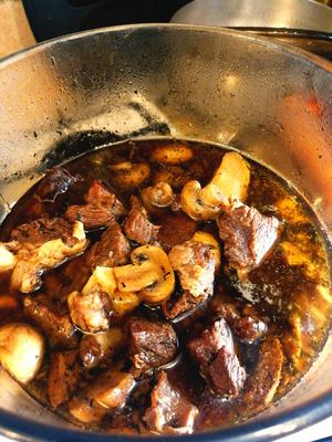 平菇烧牛肉的做法 步骤7