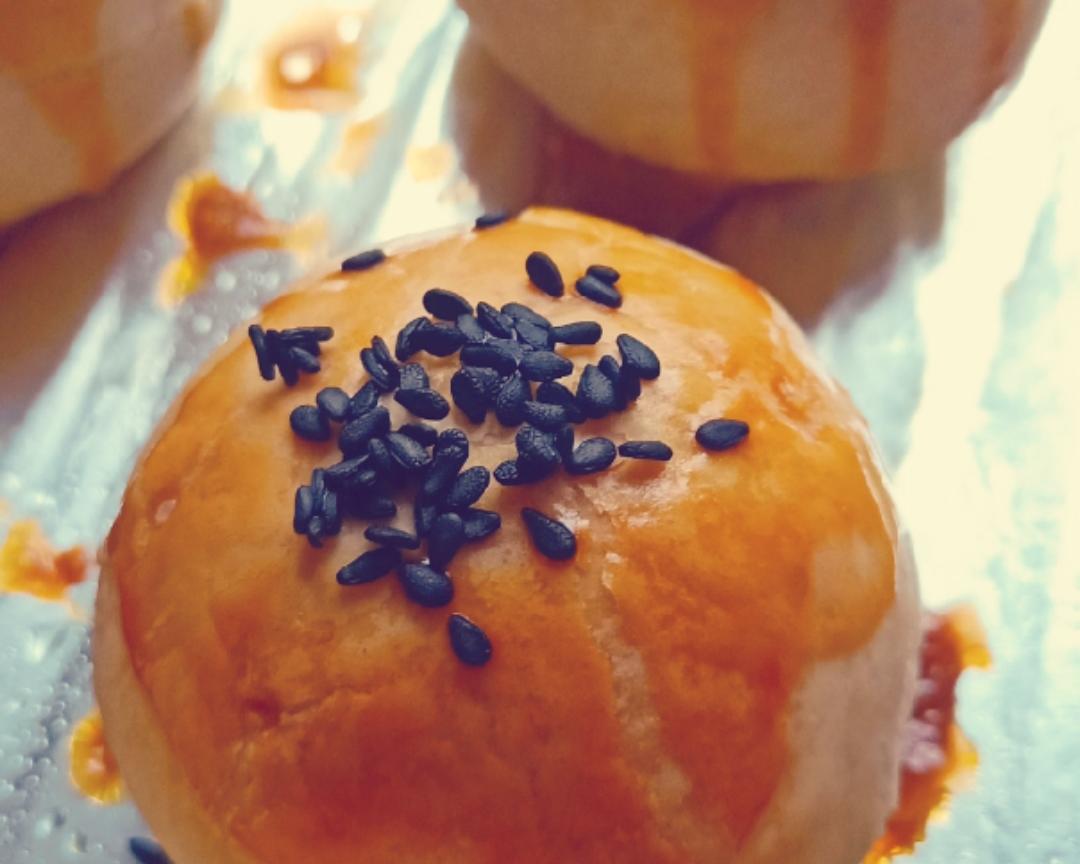 蛋黄酥（猪油版）不用醒面就能做出很酥的酥皮点心