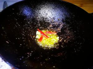 辣子油焖大虾的做法 步骤5