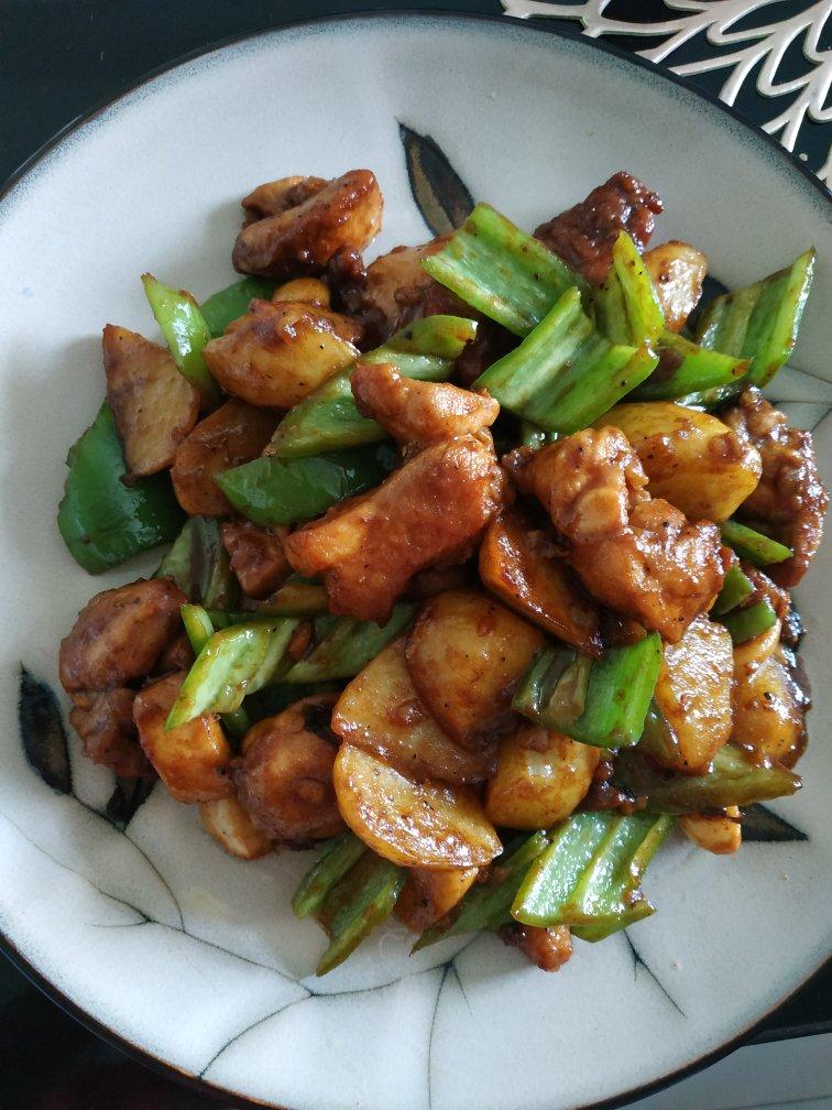 土豆焖鸡