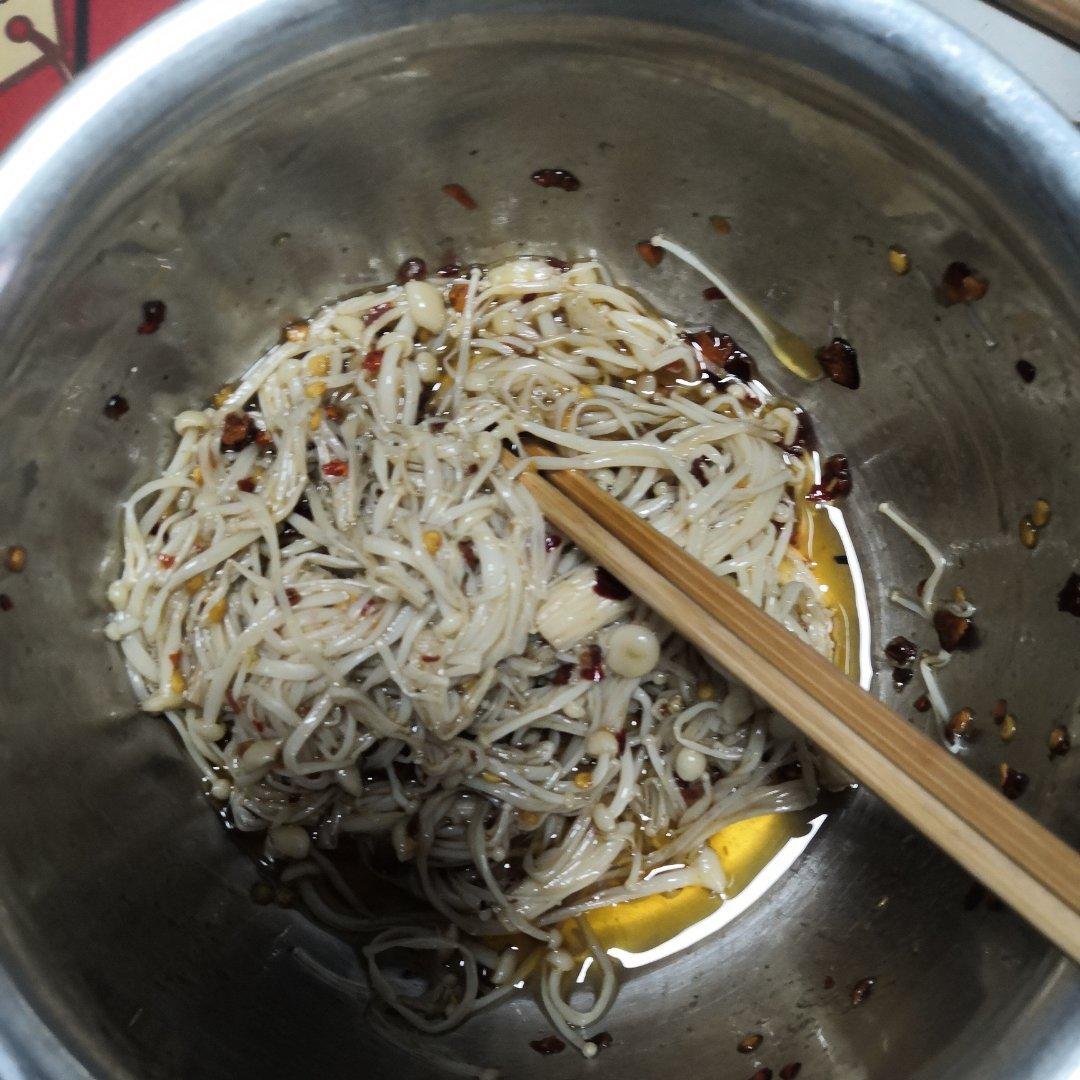 2块5一袋的红油金针菇，学会了自己做，超香