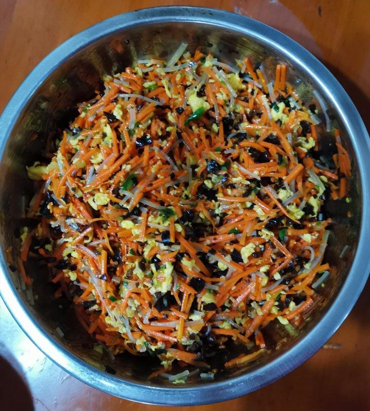 胡萝卜木耳鸡蛋素包子