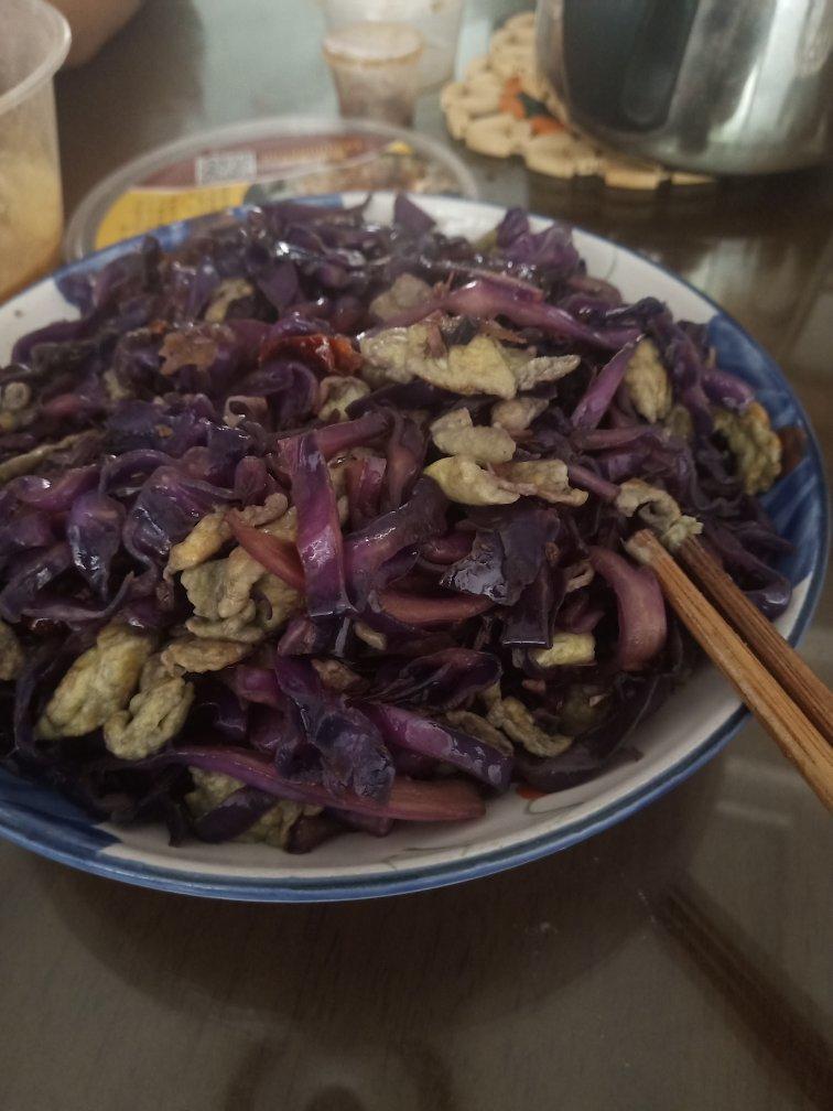 紫甘蓝炒鸡蛋