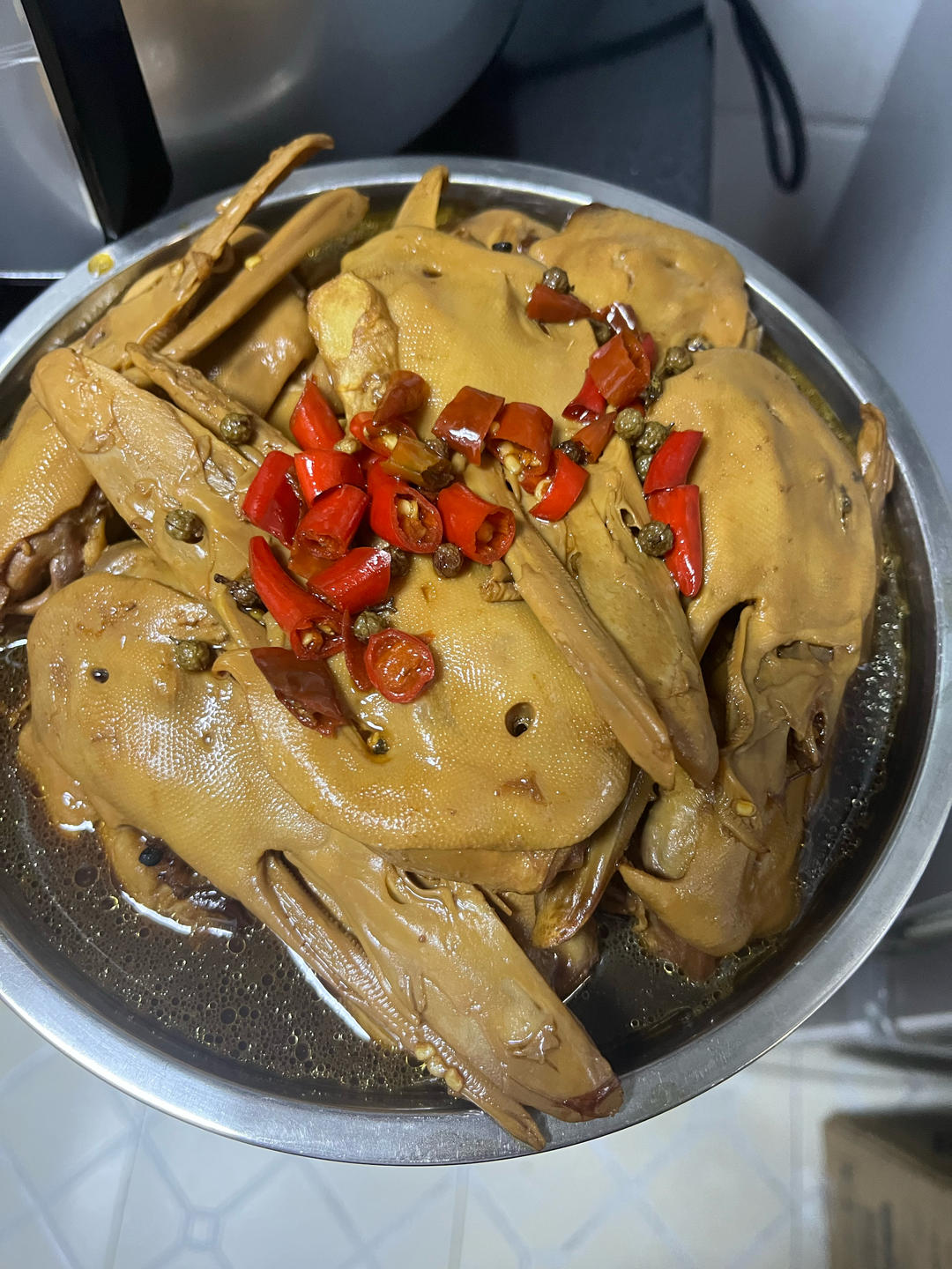 一吃就会上瘾的卤鸭头鸭脖子