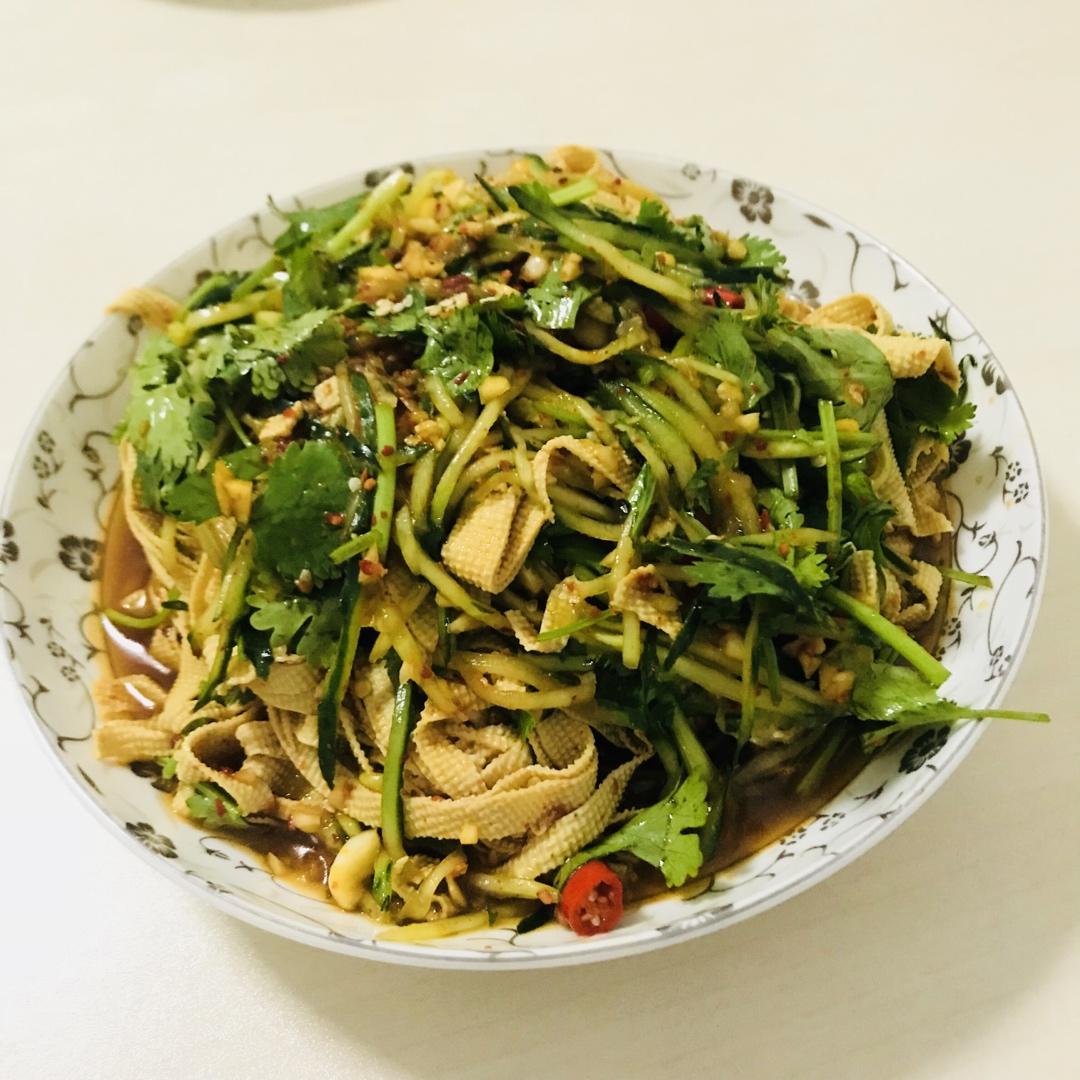 超级爽口开胃的凉拌豆皮