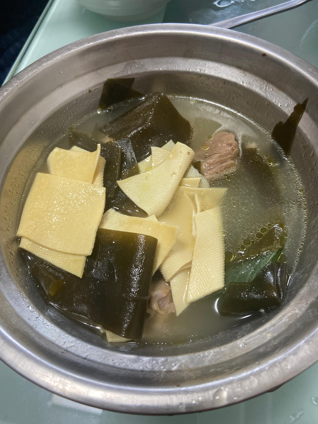 海带排骨肉汤
每日一汤养生