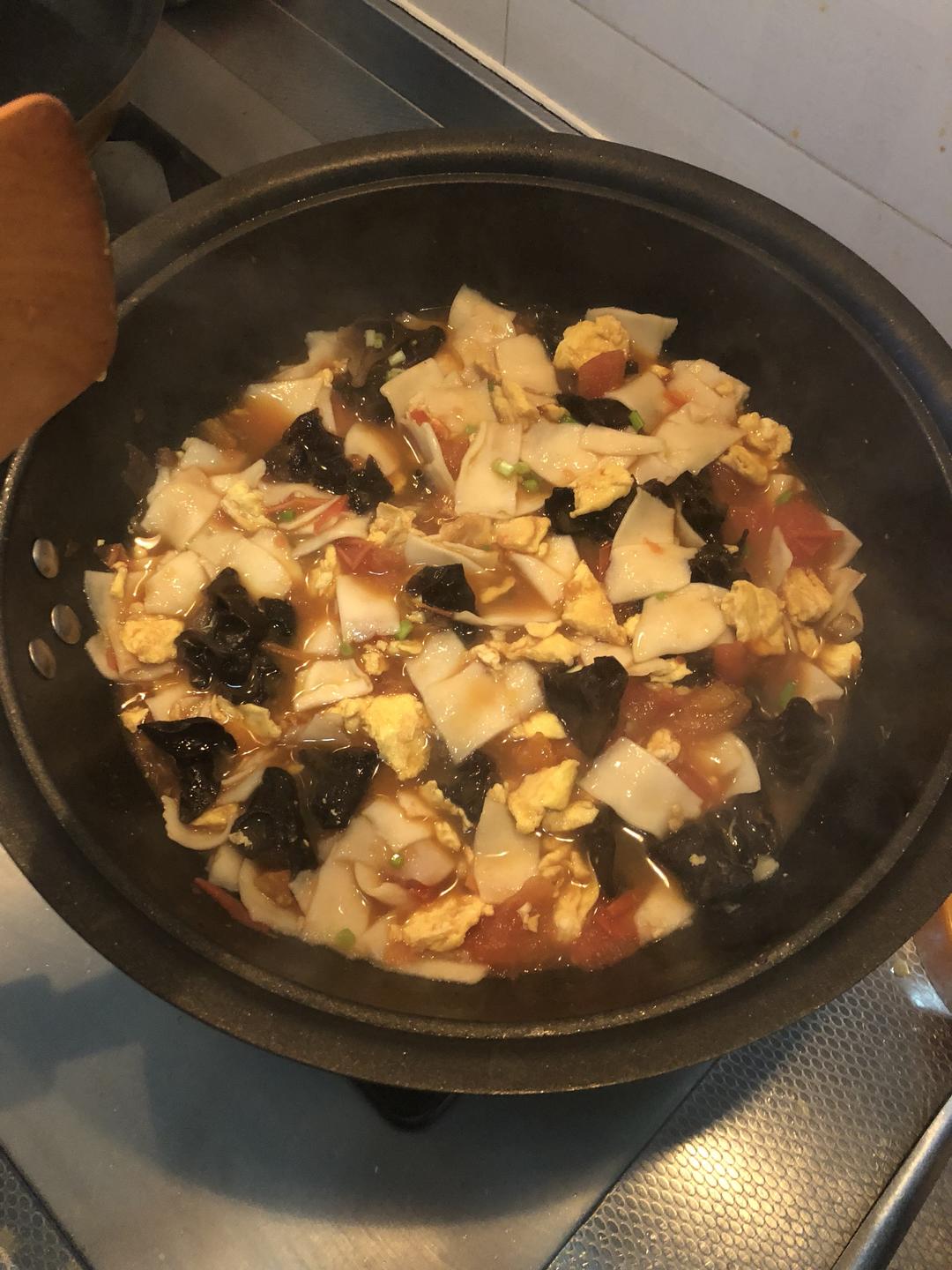 西红柿鸡蛋烩面片的做法