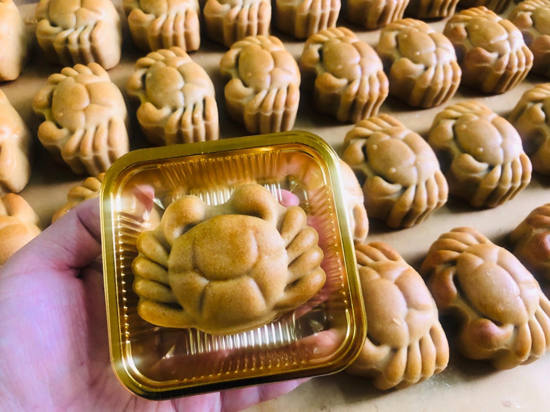 广式月饼—蛋黄莲蓉月饼