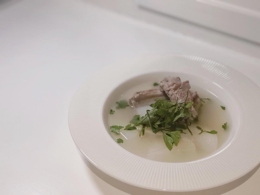 咸猪骨白萝卜汤