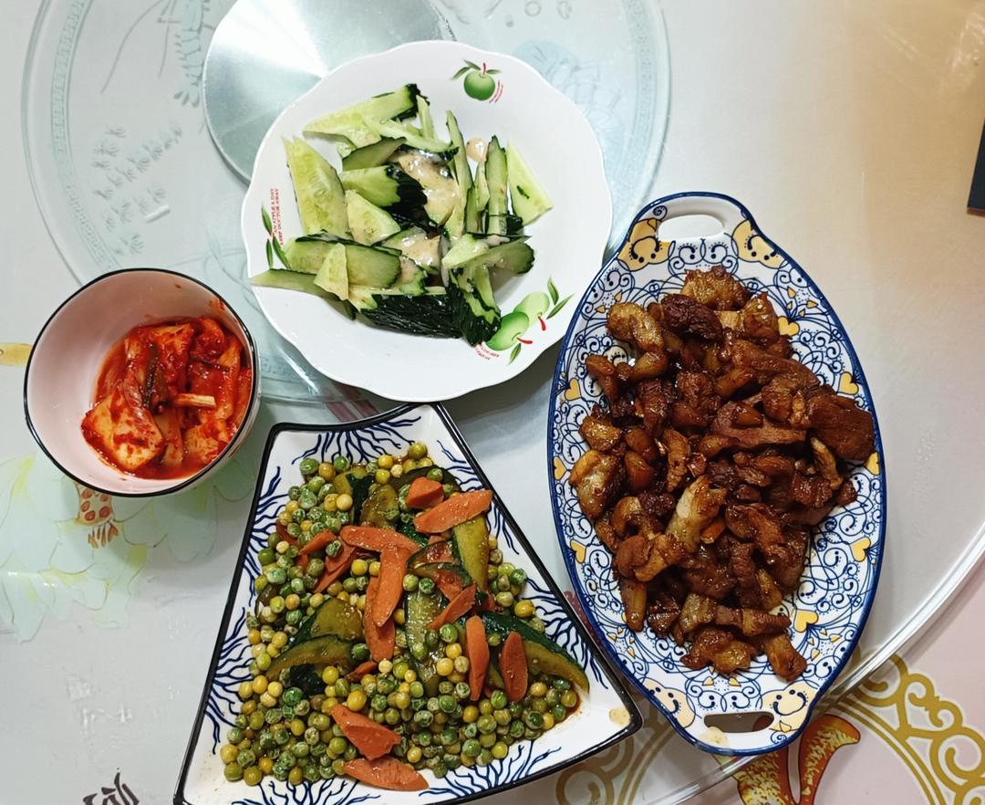 豌豆炒火腿肠