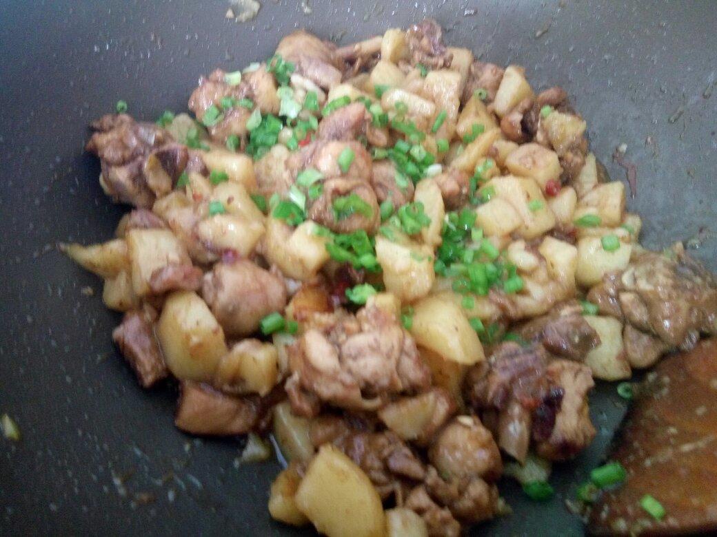 土豆焖鸡腿