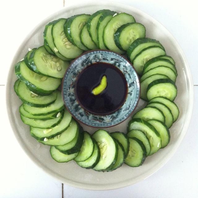 黄瓜沾芥末的做法