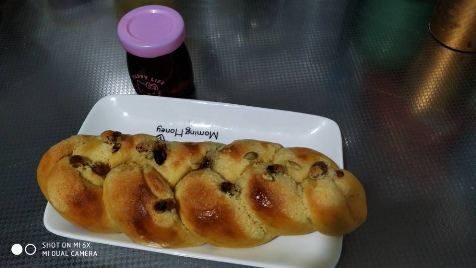 风情麻花辫【辫子面包】