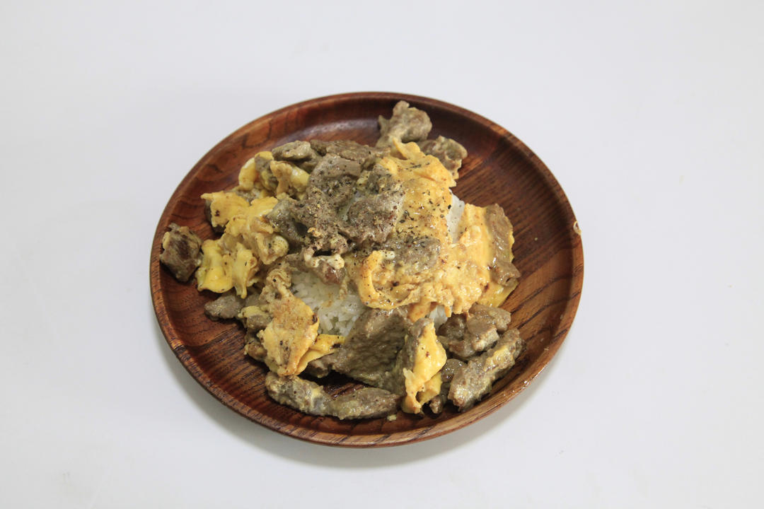 滑蛋牛肉，牛肉滑嫩，鸡蛋松软