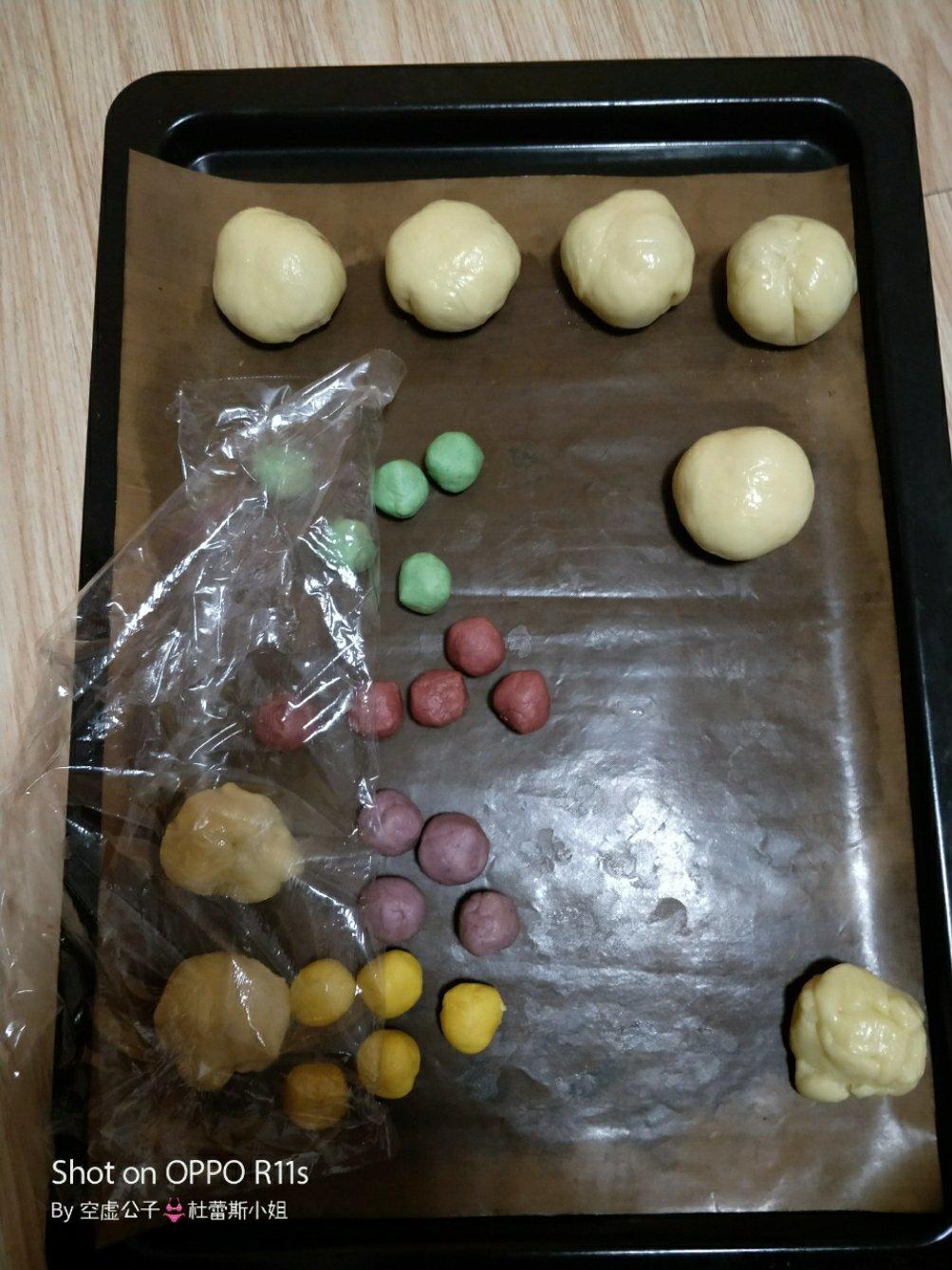 彩虹蛋黄酥（独角兽蛋黄酥）