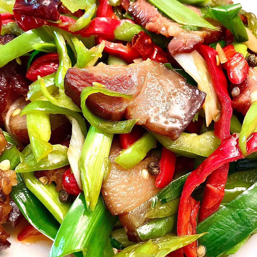 蒜苗，辣椒炒腊肉