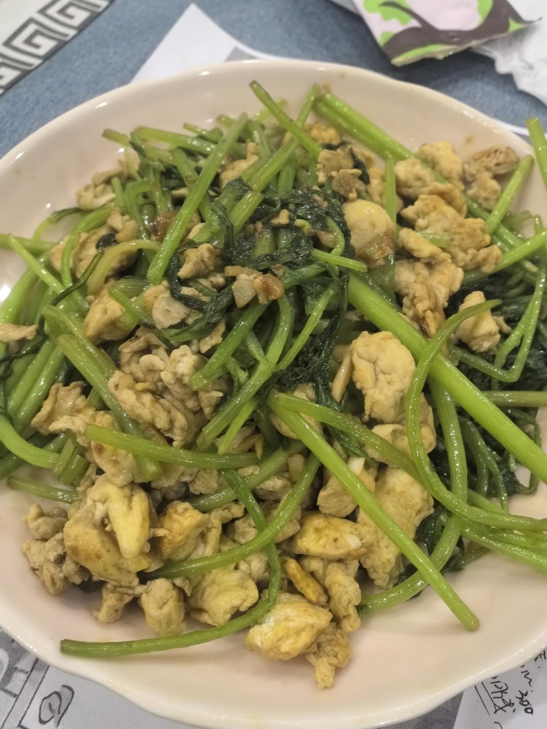 茼蒿酱炒鸡蛋