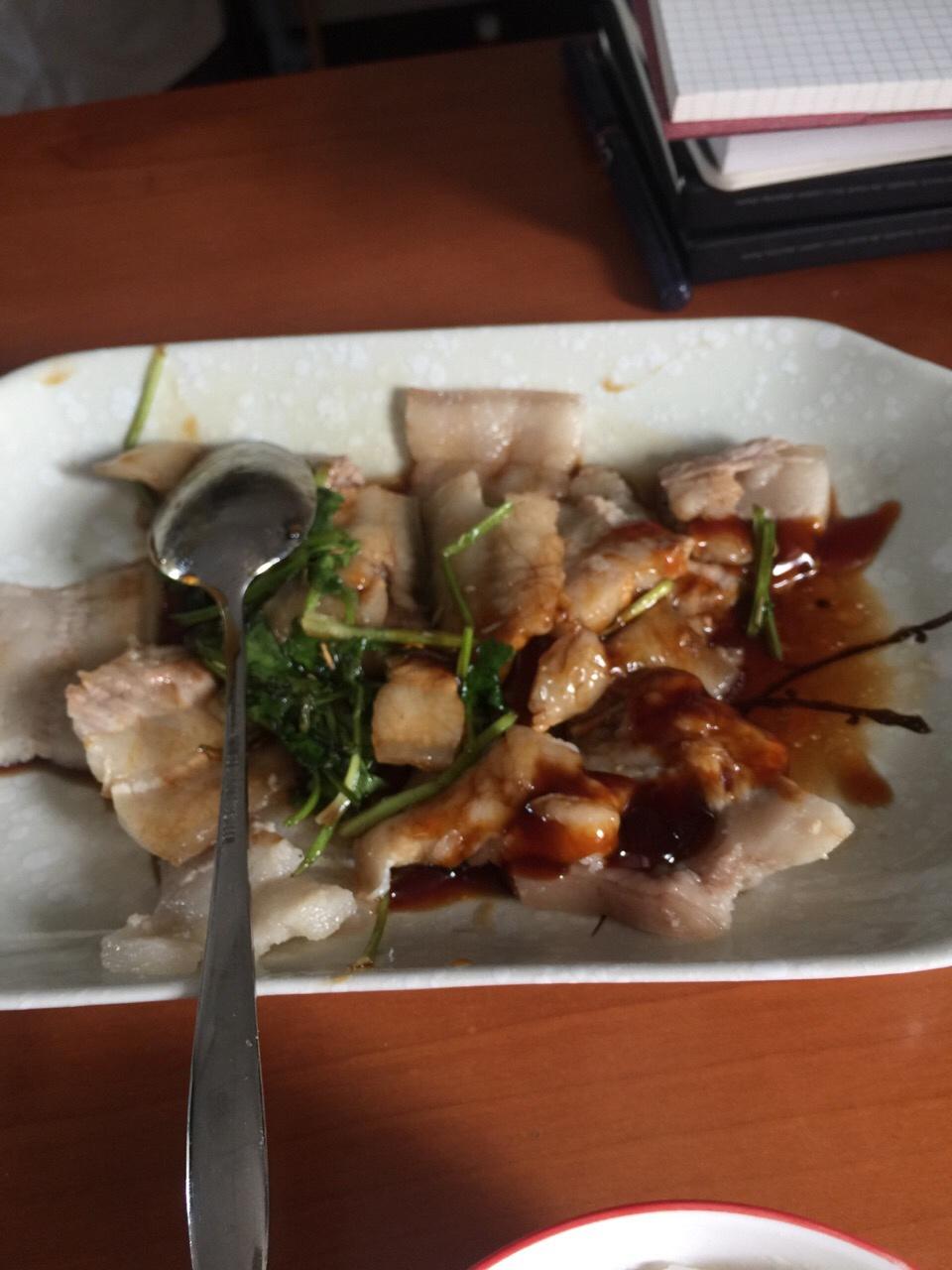 秘制蒜泥白肉（入口即化，不好吃你来打我）
