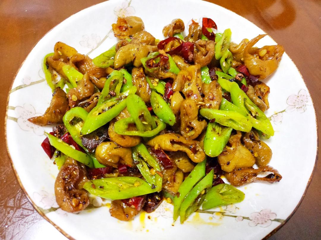 好吃到爆火爆肥肠