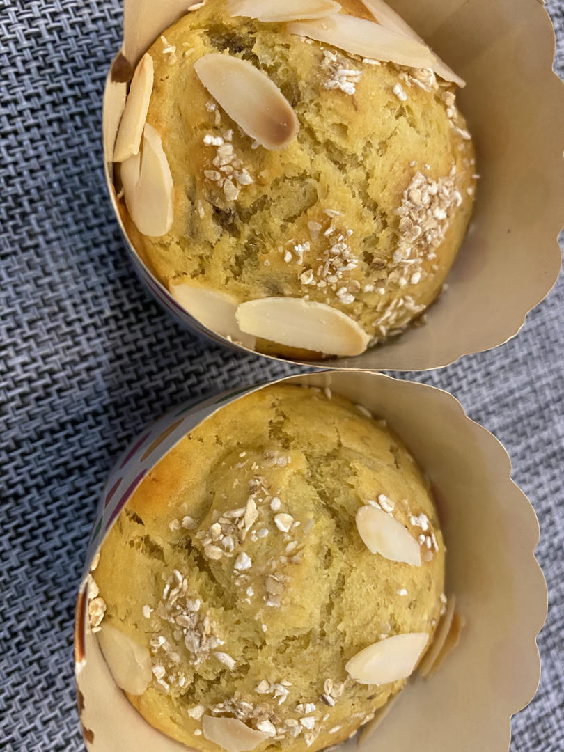 只需搅拌入烤箱的香蕉麦芬