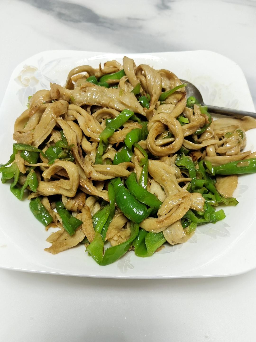 米饭杀手系列之青椒炒面筋