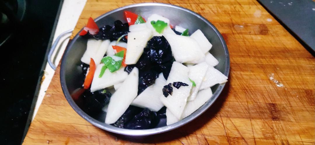 厨师长教你：“山药炒木耳”的家常做法，清爽解腻，营养美味