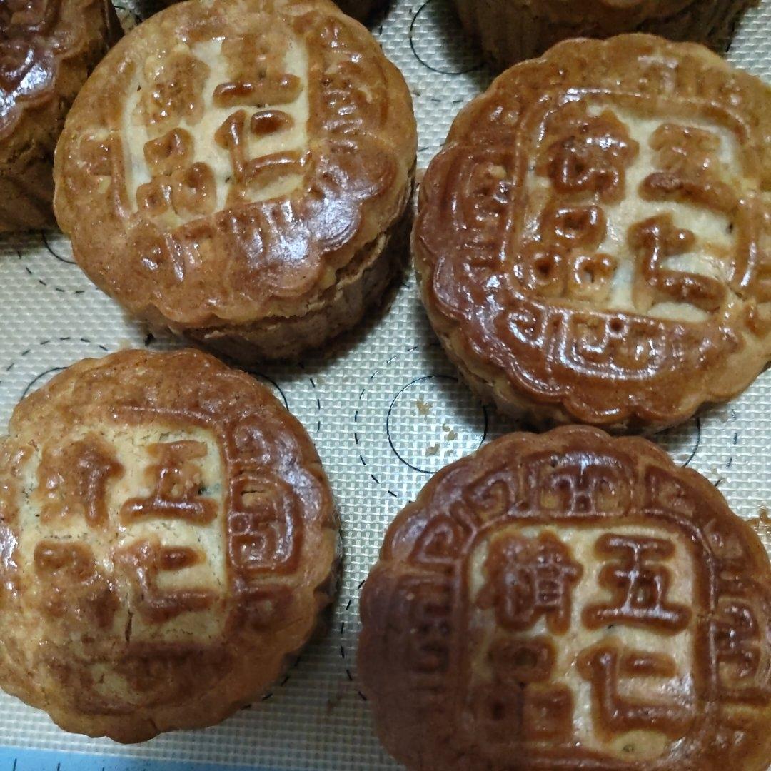 核桃枣泥蛋月烧月饼｜有着蛋糕口感的月饼