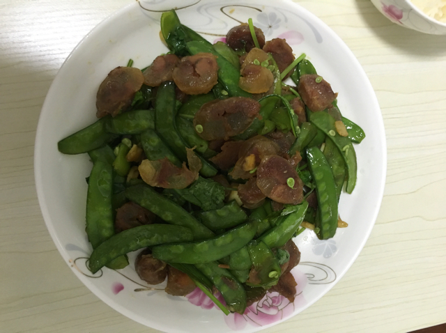 腊肠炒荷兰豆