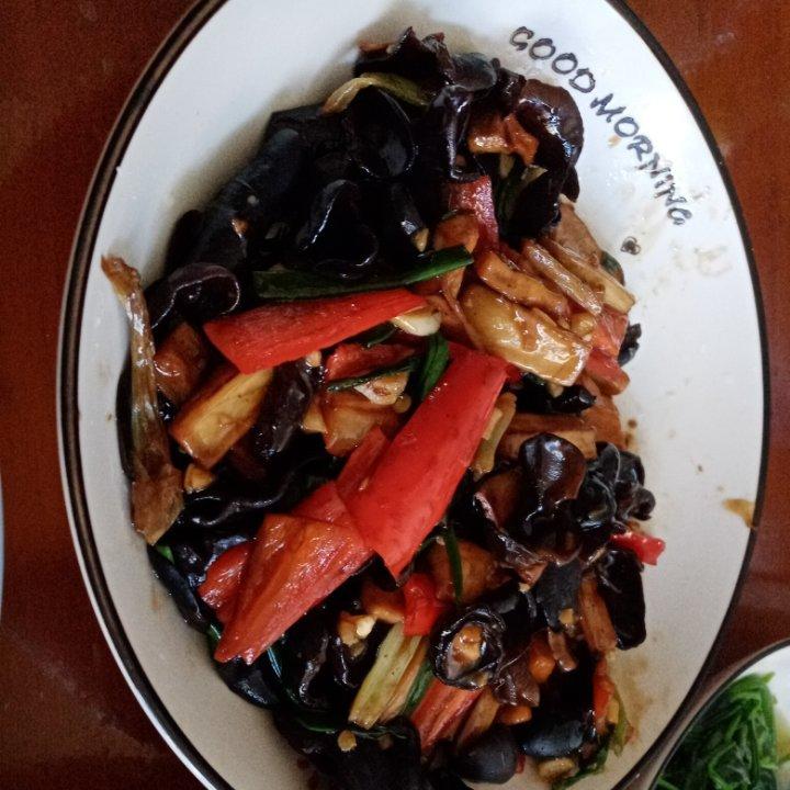 厨师长教你：“小炒黑木耳”的家常做法，味道口感很不错，收藏了